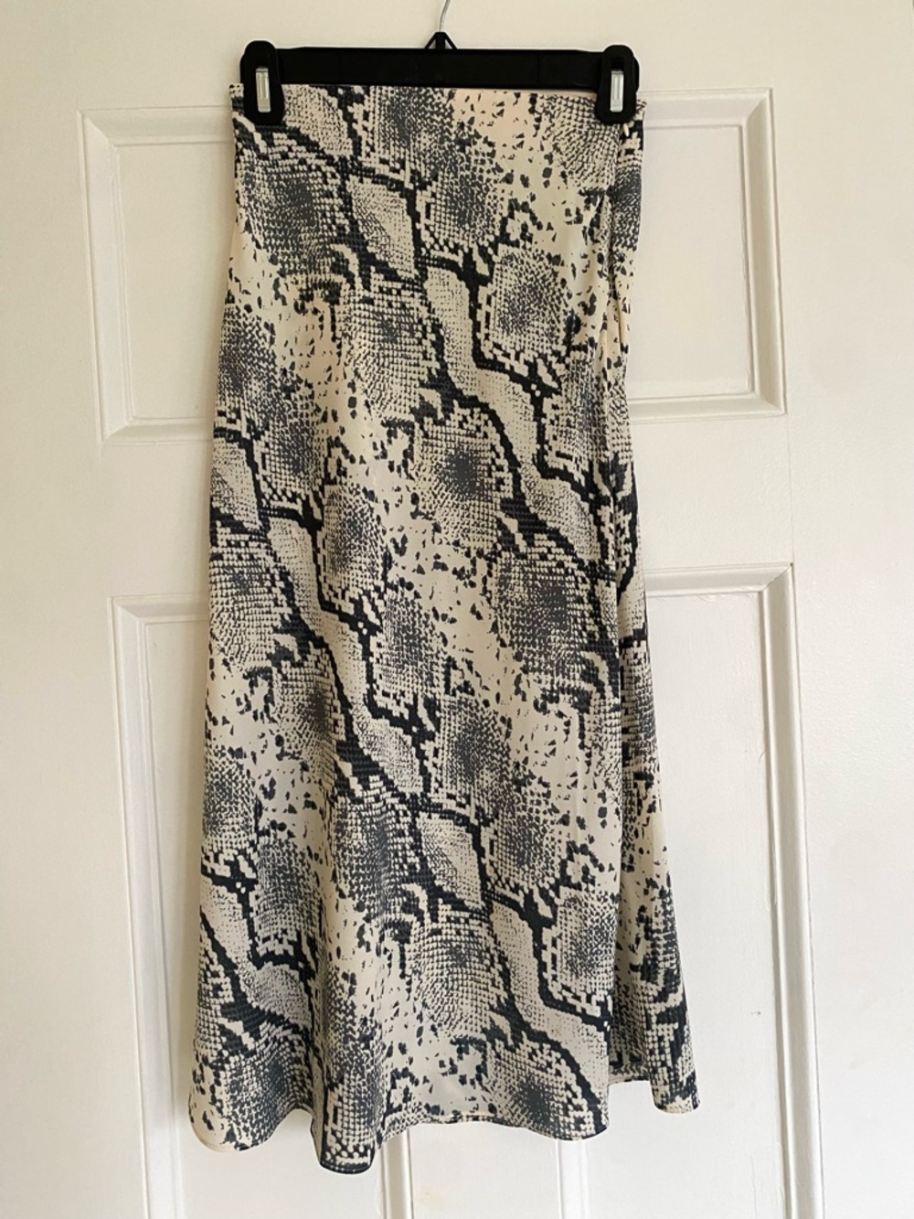 Wilfred Black and Cream Snake-Print A-Line Midi Skirt
